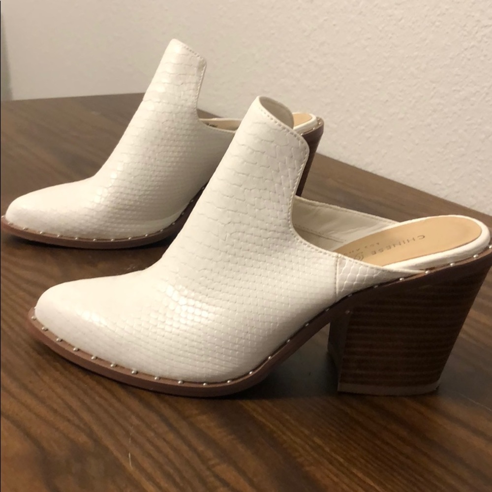 Chinese Laundry Springfield Mule